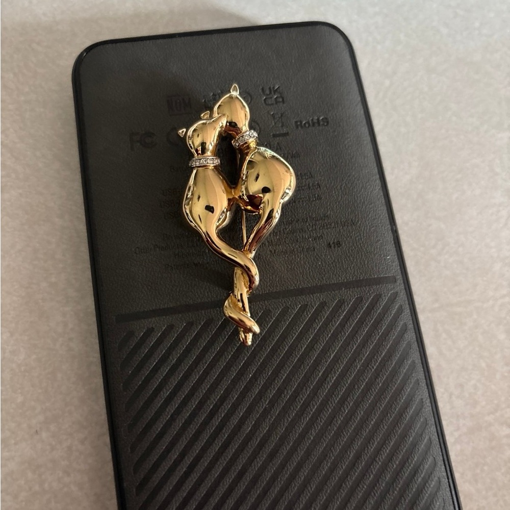 Gold Cat Brooch with Rhinestones used clean